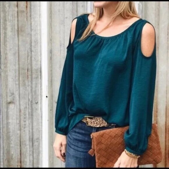 Cabi Sz M Fetching Cold Shoulder Blouse Long Sleeve Flowy Teal Green #3504 - Picture 1 of 11